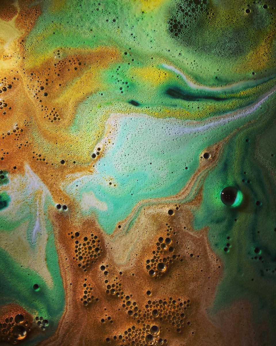 N0rmaen's tweet image. Habe ich gerade das vielleicht schönste Bad der Welt?
Yes.
Yes, das habe ich.
#TurmericLatte &amp;amp; #GuardianOfTheForest
#WeTheBathers
@LushDeutschland 🤎