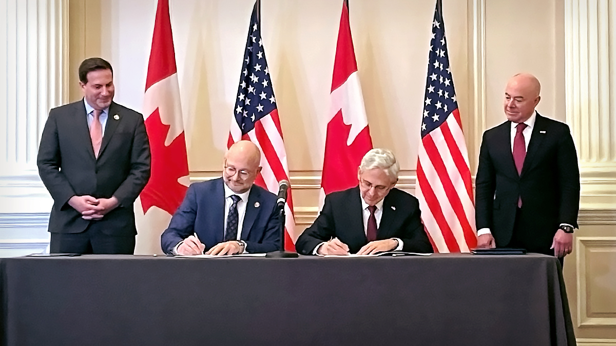 TheJusticeDept's tweet photo. AG Garland &amp; @SecMayorkas participated in the 🇺🇸🇨🇦 Cross-Border Crime Forum in Ottawa, Canada with @marcomendicino &amp; @DavidLametti to reaffirm &amp; strengthen the 🇺🇸🇨🇦 cooperative efforts to disrupt the deadly cross-border flow of fentanyl &amp; firearms and to protect our communities. https://t.co/KX4JJrwhrs