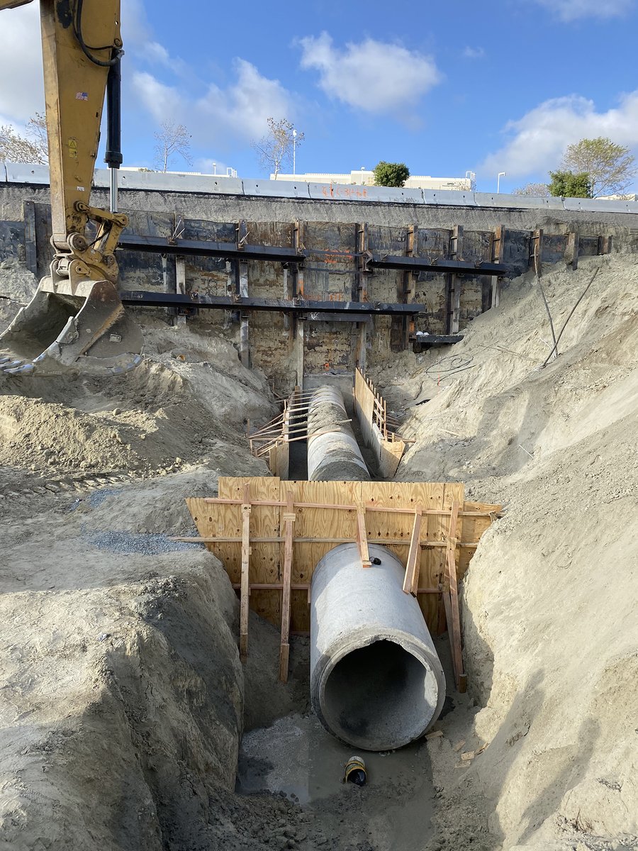 SDCaltrans's tweet photo. Crews are still working around the clock to open the EB lanes of SR-78 between El Camino Real and College Blvd. They hope to reopen the highway the week of May 8. https://t.co/rneJFe9d02