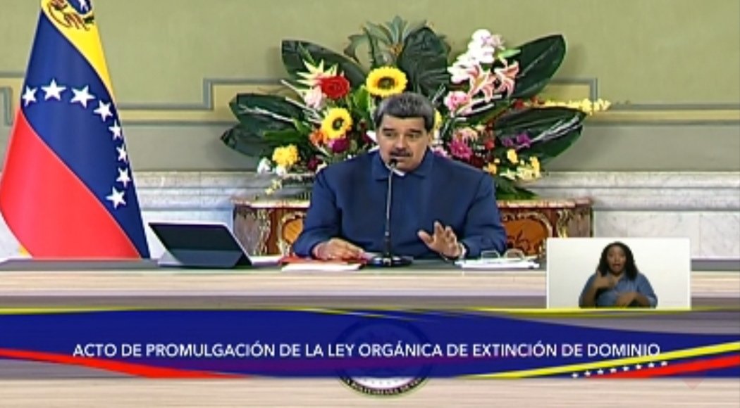 lubrio's tweet photo. Exige el Presidente Maduro a todos los funcionarios públicos: Maxima moralidad, maxima transparencia, máximo espíritu de trabajador público, máximo trabajo. https://t.co/4DfwcHRJMW