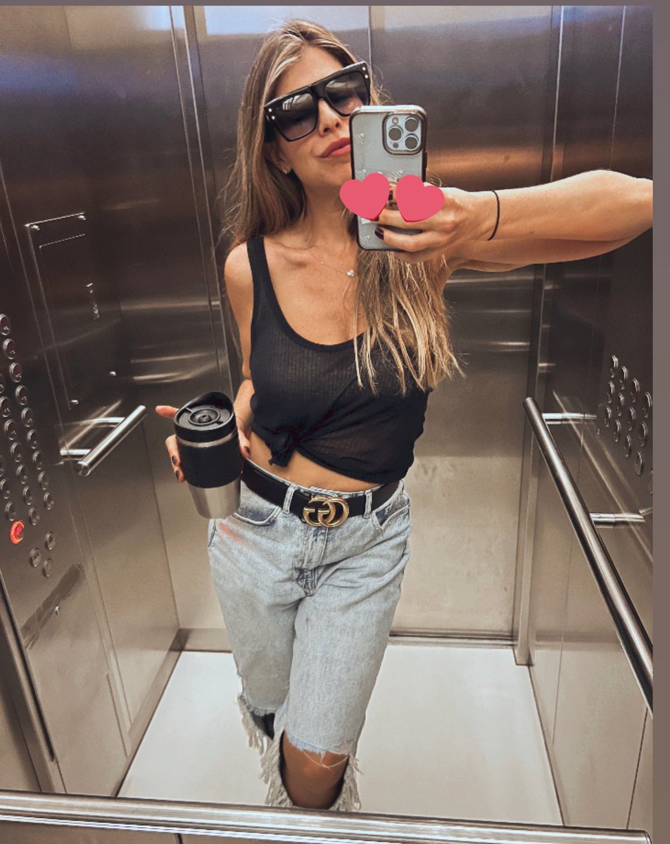 Buen viernes ! El lunes los espero a todos a las 13hs en 107.9 ❤️🎧