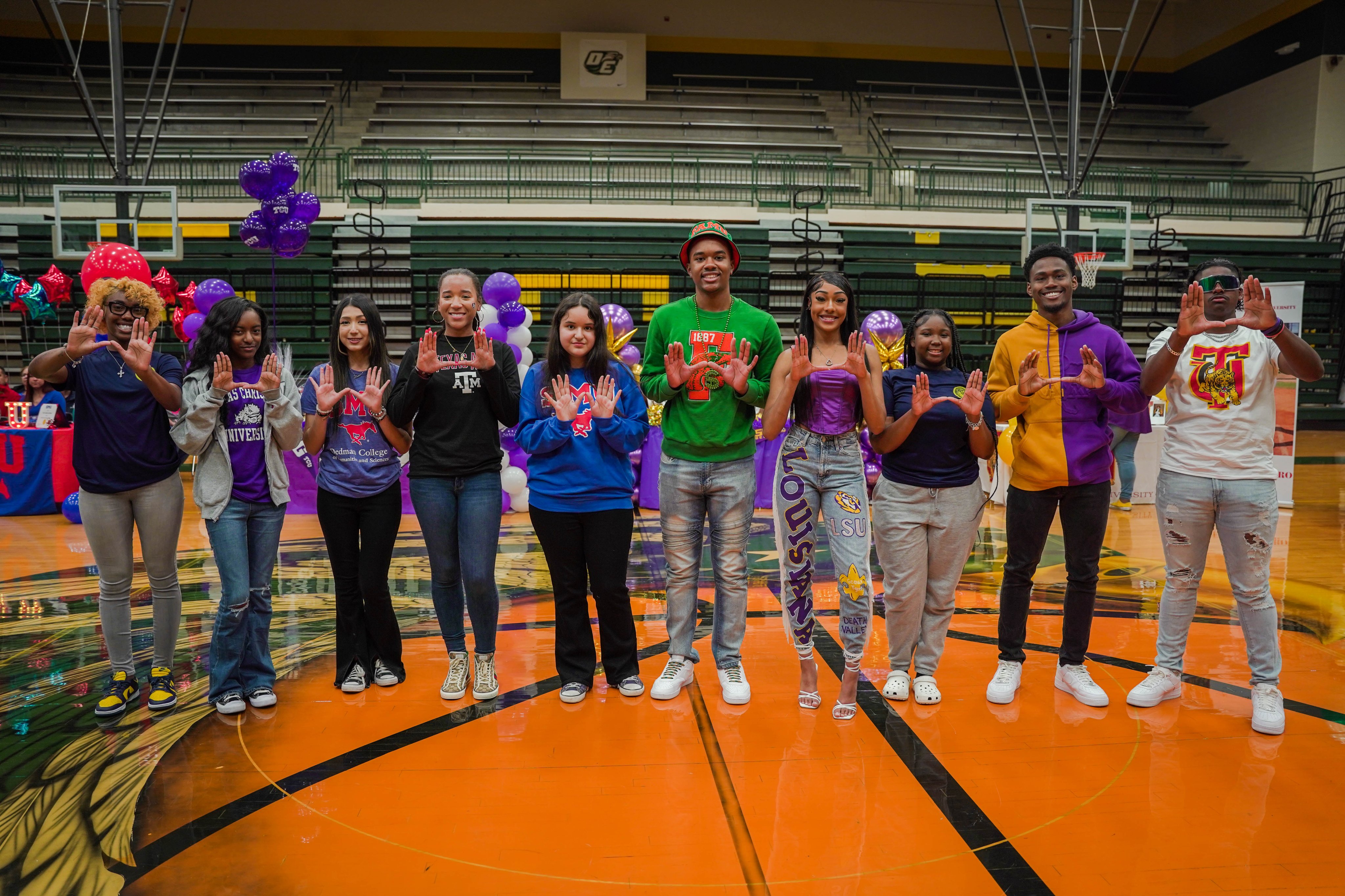 desoto-isd-on-twitter-10-desoto-high-school-seniors-officially