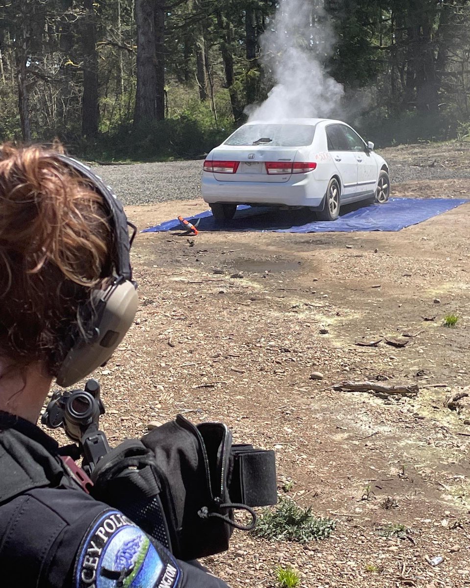 LaceyPolice's tweet photo. It's a #BeautifulDay for some more #LessLethalTraining for the other half of our team today! πβοΈπIf you enjoy #HandsOnTraining and want to be part of our team, check out: https://t.co/ow98rPoQOh #WeAreHiring #TrainingFriday #NeverStopLearning #FriYay #LaceyUnited #LaceyPD https://t.co/V2b0MjE5DF