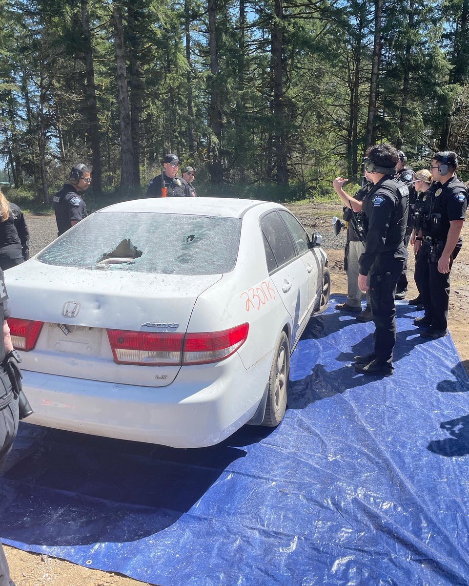 LaceyPolice's tweet photo. It's a #BeautifulDay for some more #LessLethalTraining for the other half of our team today! πβοΈπIf you enjoy #HandsOnTraining and want to be part of our team, check out: https://t.co/ow98rPoQOh #WeAreHiring #TrainingFriday #NeverStopLearning #FriYay #LaceyUnited #LaceyPD https://t.co/V2b0MjE5DF