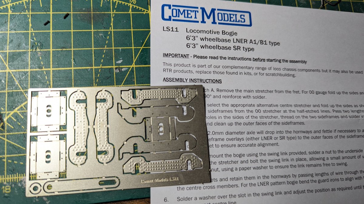 MattwicksBMR's tweet photo. My weekend job for the Q1 Tank... So I can get the heights and placements correct I'll also add pickups to this to aid pickup.
#Q1 #Tank #Locomotive #Bulleid #NeverWaser #NeverBuilt https://t.co/6Gird9zbHa