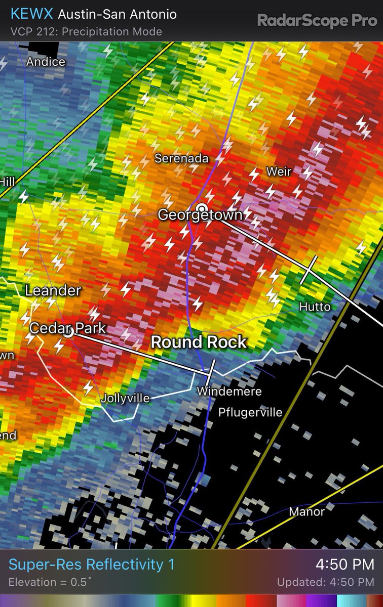 zackshieldsFOX7's tweet photo. Hail heading for Round Rock. #fox7austin #atxwx #txwx #hailer https://t.co/jKUpjTBLqA