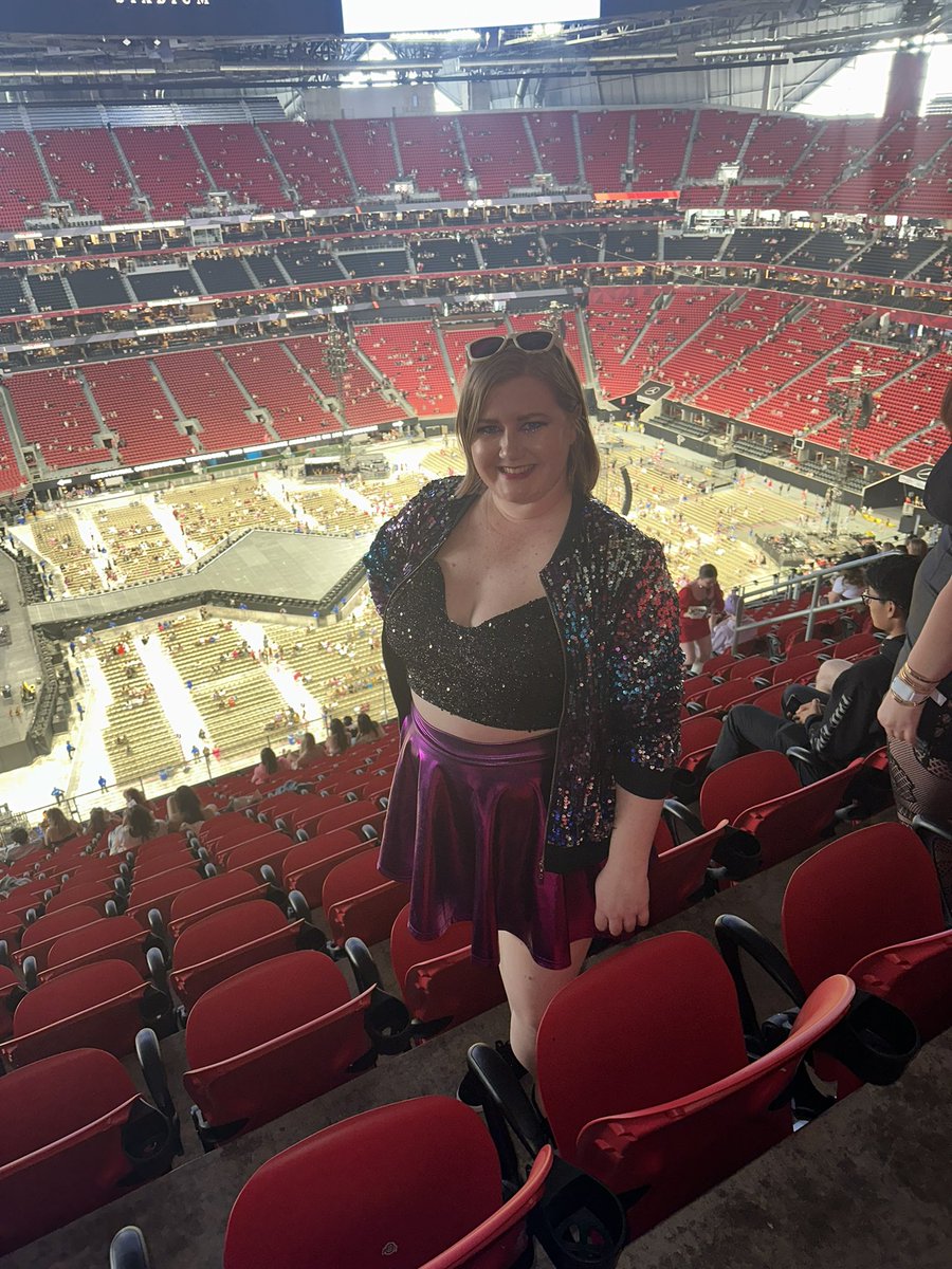 KristinaLisa95's tweet photo. #TSTheErasTour #TSTheErasTourAtlanta I’m seeing Taylor Swift on my 28th birthday with my best friends!! @taylornation13 https://t.co/OBUPWoe8zg