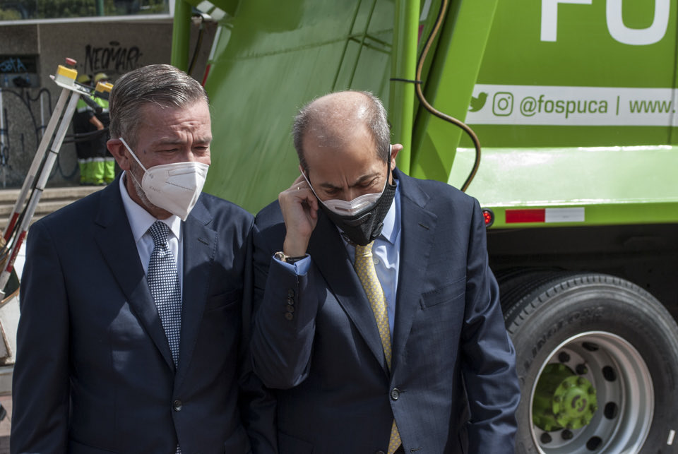 ADECOSCHACAO's tweet photo. Un hecho comprobado de vicio fué la contratación a "dedo" de la empresa de recoleccion de basura #Fospuca por el buffet de abogados dónde es socio un tal #Blyde casado económicamente con el dueño de esa empresa basurera con contratos millonarios e inexplicables en @chacao https://t.co/sbgWF0oeKU