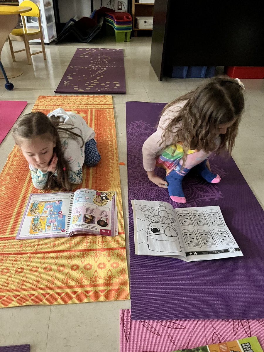 PenneDyer's tweet photo. Beach day with yoga, headstands &amp; relaxation with books #suninside @SFOAschool @NLESDCA https://t.co/r1VigyLp1x