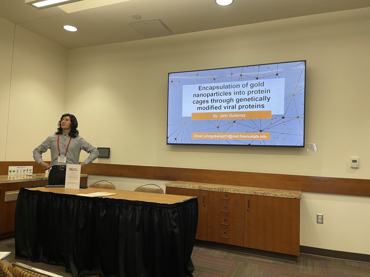 fresnostateRSP's tweet photo. Check out Jasmin Banderas and John Gutierrez presenting at the CSU Student Research Competition! #researchmatters #studentsuccess @CSMfresno @FresnoKremenEdu https://t.co/NrfiizxhJS