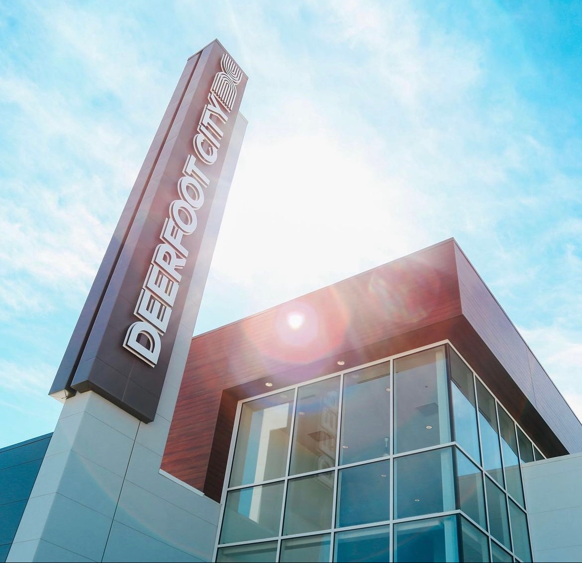 Beginning today, the 64 Ave exit ramp off Northbound Deerfoot Trail will be temporarily closed. Please drive carefully and follow all detour signage. 

To learn more, visit our website. #DFCNews