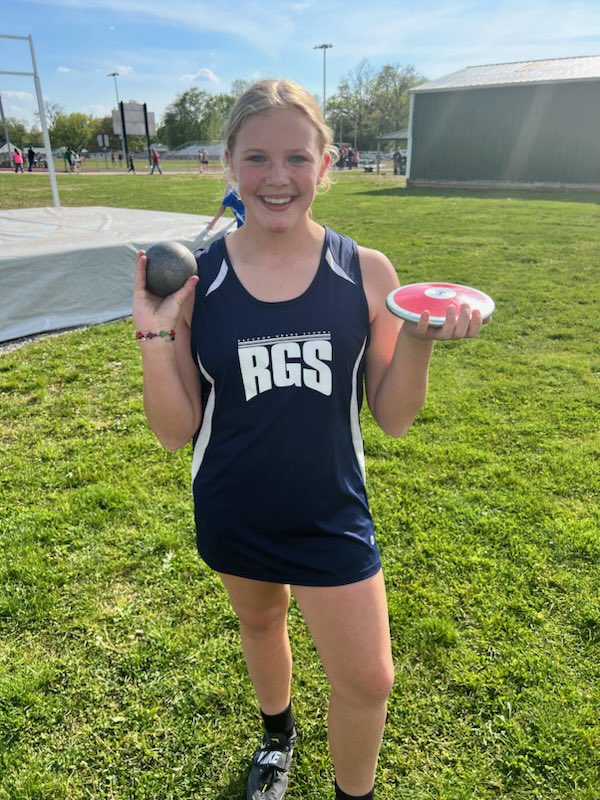 CoachMoore_PE's tweet photo. 6th Grader Emily Parrett with a HUGE PR and new school record 35-8!!
(8lbs Shot) https://t.co/IZ26SZS9Pi