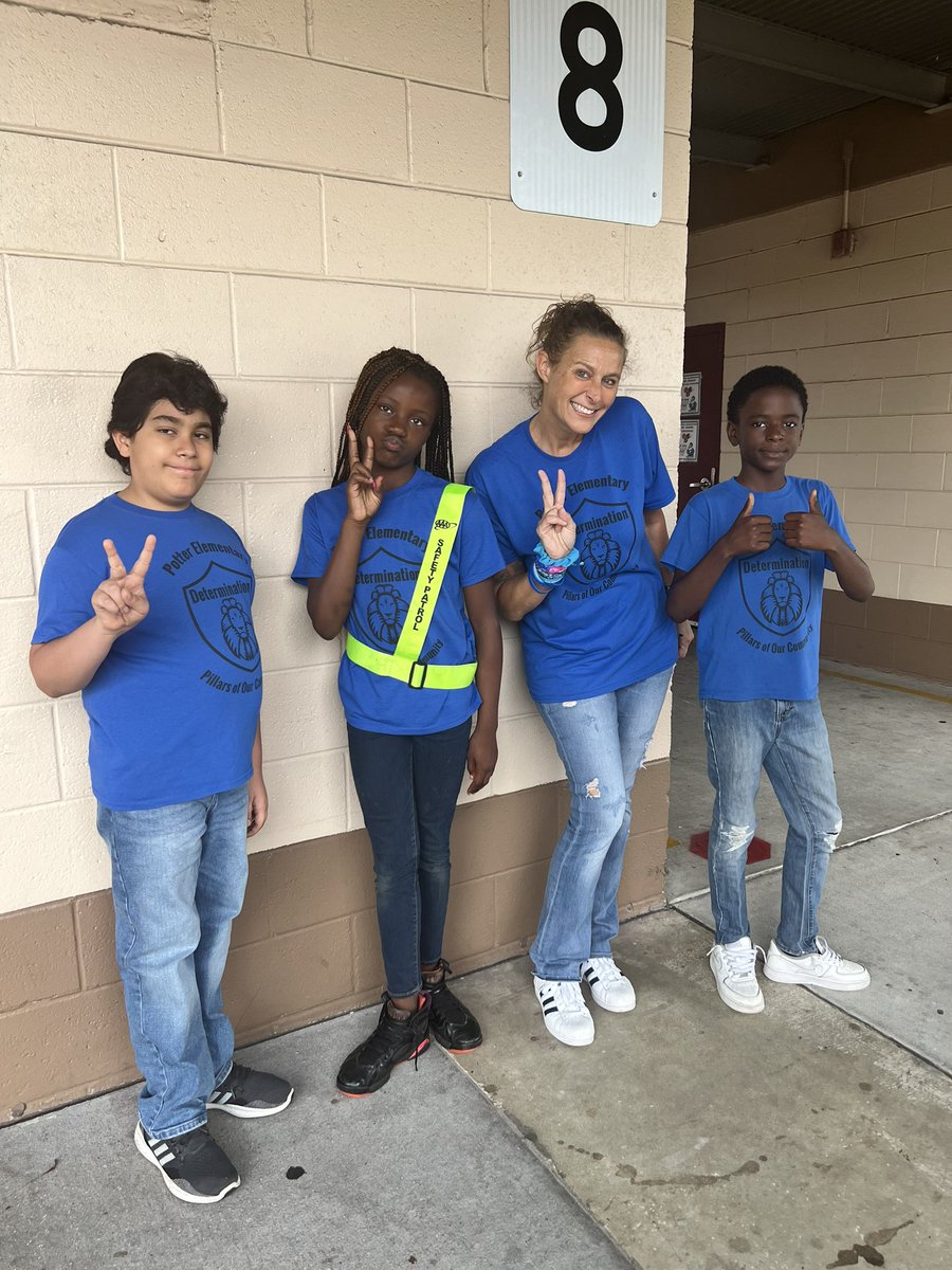 PotterEagles's tweet photo. 5th grade showing their teacher appreciation love by dressing like their teachers today ! They love Ms Castillo ❤️ &amp; Ms. Dickens 💙@TransformHCPS @HillsboroughSch #TeacherAppreciationWeek #BestStaff #PotterPRIDE #NoGreaterPlace2B https://t.co/iPWDcN6mK6