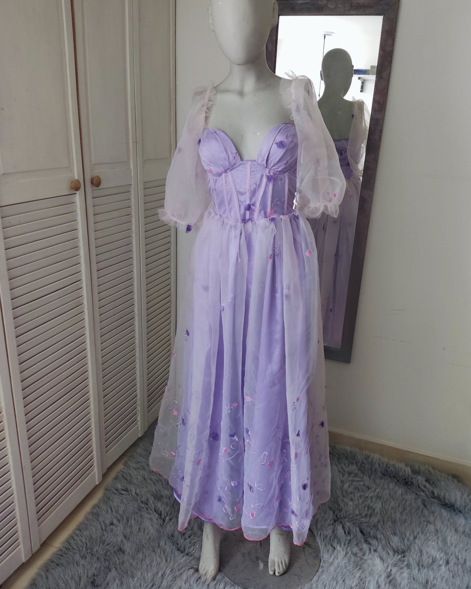 NahjraCreations's tweet image. Finally finished this dress! I've been trying to finish it for weeks!
Spring dress, the fabric is embroidered with 3D organza 3d flowers. Removable sleeves and corset back.
Size S/M cup B

#faerie #dress #springdress