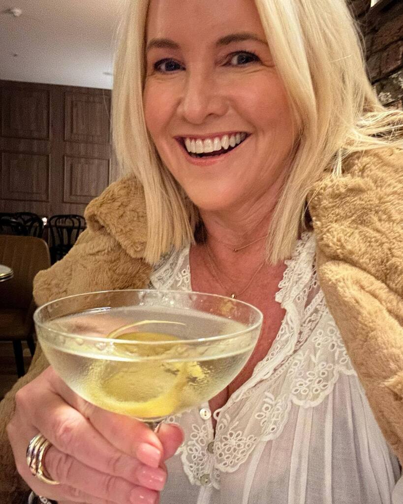 This week. 

Good friends; impromptu catch ups and moody autumnal walks. instagr.am/p/CrmDv7MyAN2/