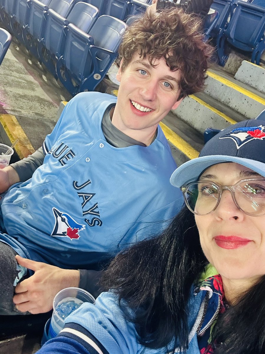 Vikki Anderson 🧡🇨🇦 tweet media