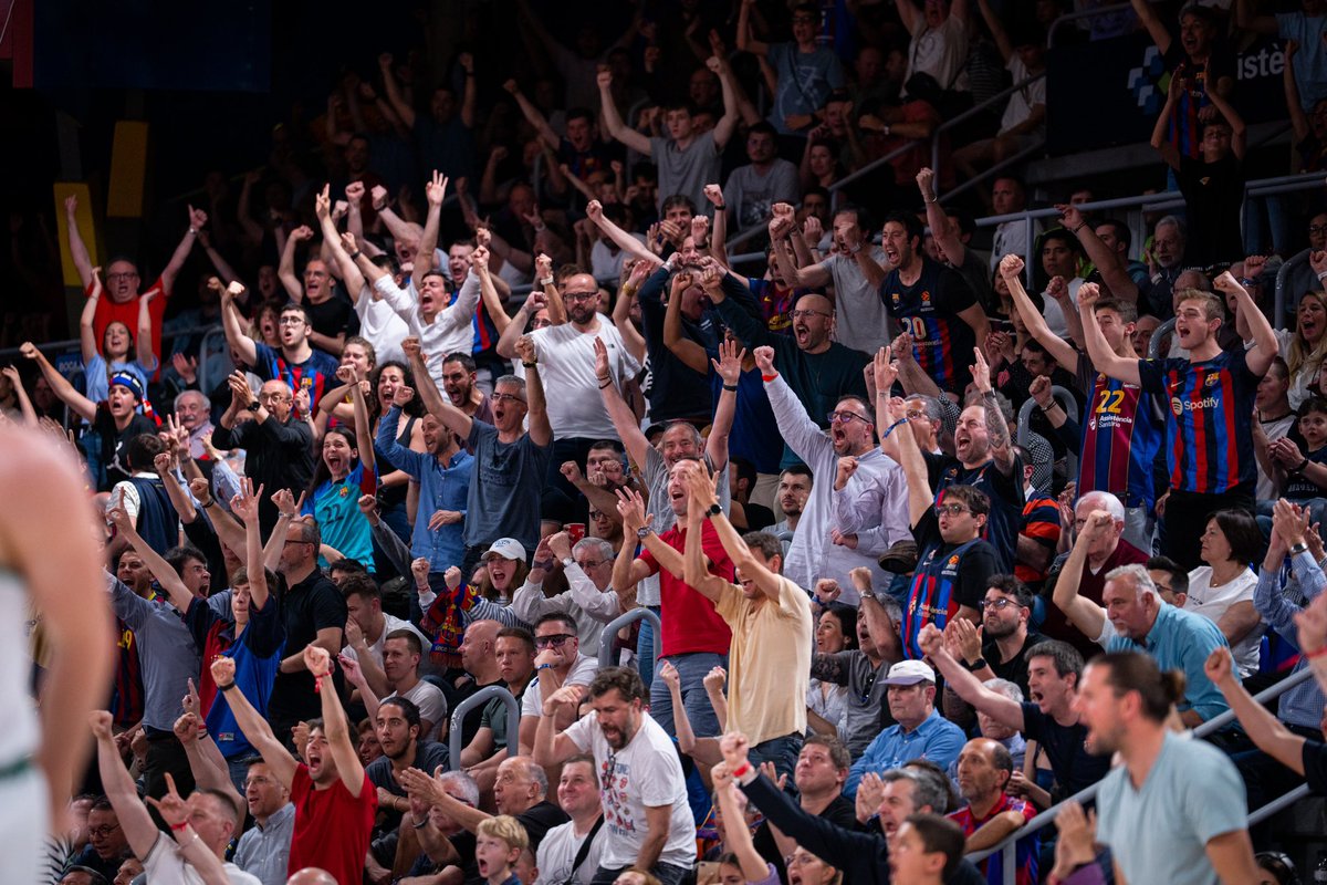 alexabrines's tweet photo. My team. My Palau. 💙❤️ https://t.co/CROuFJculR
