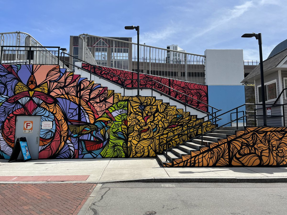 VisualStudiesNU's tweet image. We think Daniel Anguili’s new mural/refresh looks just great! Such vibrant colors and just in time to add a bit of cheer to our graduation festivities! @Northeastern @NU_CAMD