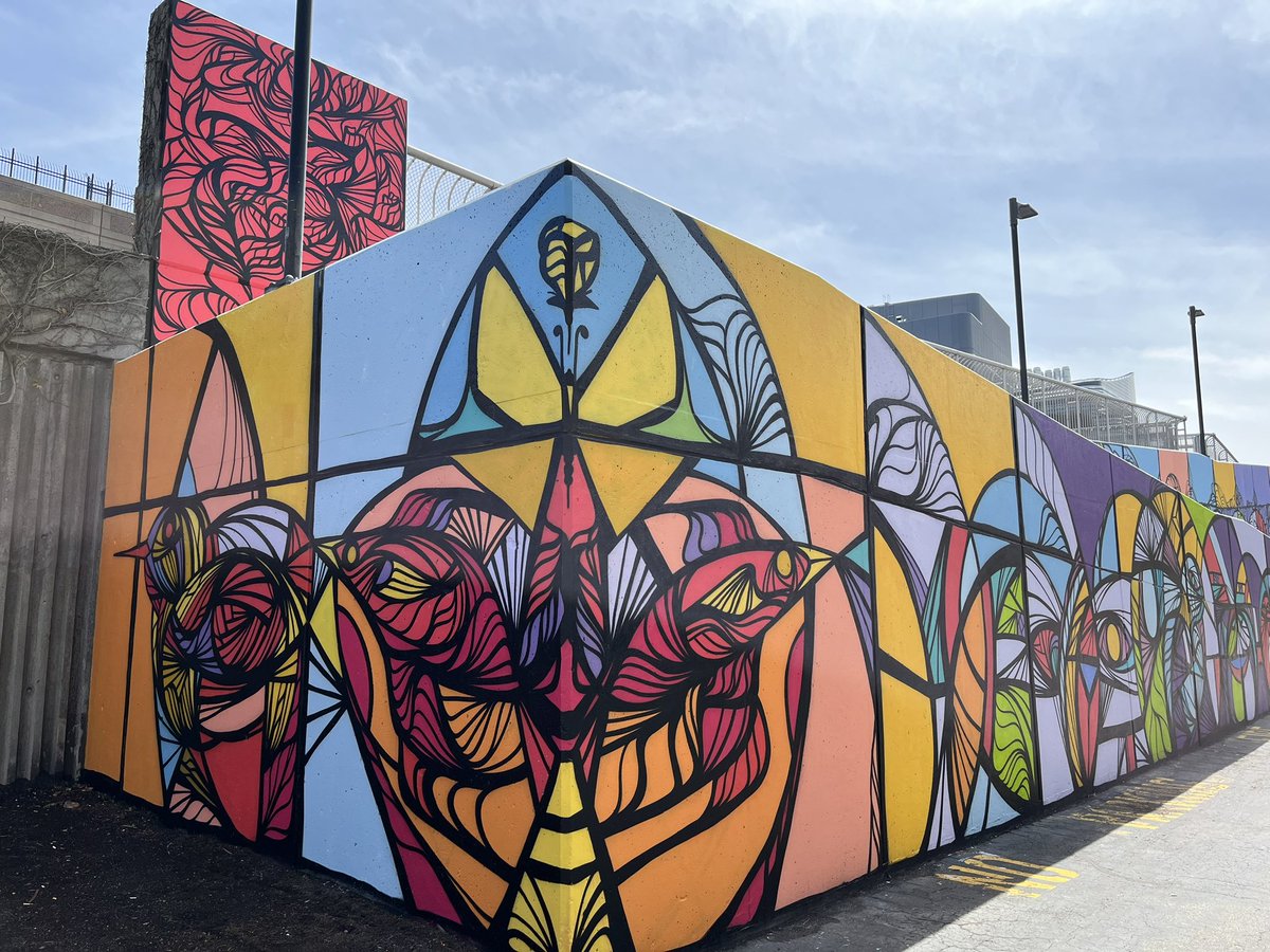 VisualStudiesNU's tweet image. We think Daniel Anguili’s new mural/refresh looks just great! Such vibrant colors and just in time to add a bit of cheer to our graduation festivities! @Northeastern @NU_CAMD