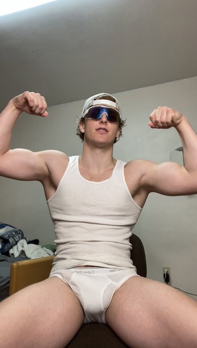 Happy Flex Friday 💪 https://t.co/MWSUxRg5hI