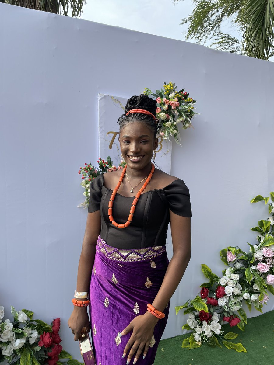 favourwarri's tweet photo. Final year week ended with the best owanbe🥹😍 @_ulesofficial #TR23 https://t.co/xmYsnNxfcV