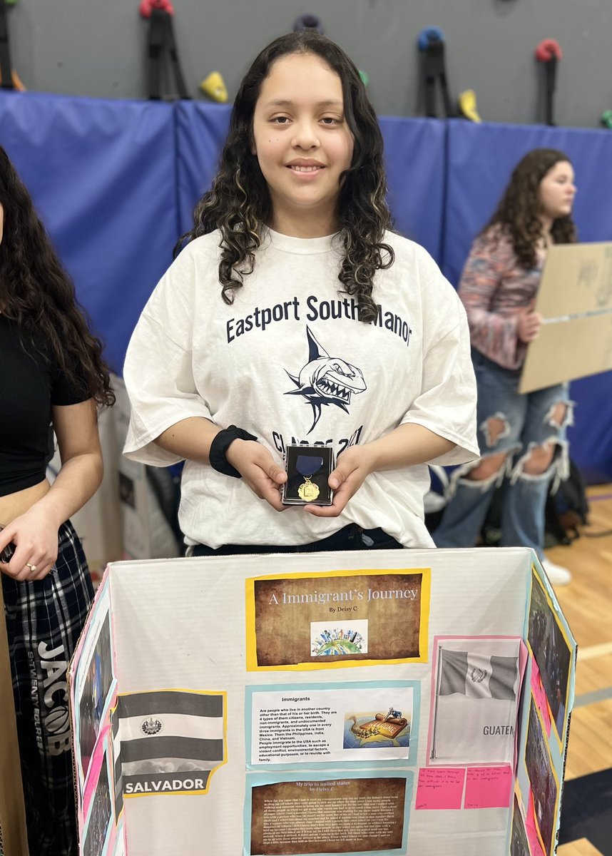 mlopezwalters's tweet photo. Just heard the fantastic news that ESM students Deisy Camey Alvarado, Angela Rojas, and Yajavi Sosa Villeda have won Civic Readiness awards today! I couldn't be more proud. ¡Estoy muy orgullosa de ustedes! #ENL #esmsharks #civicreadiness https://t.co/yHa6wECHn6