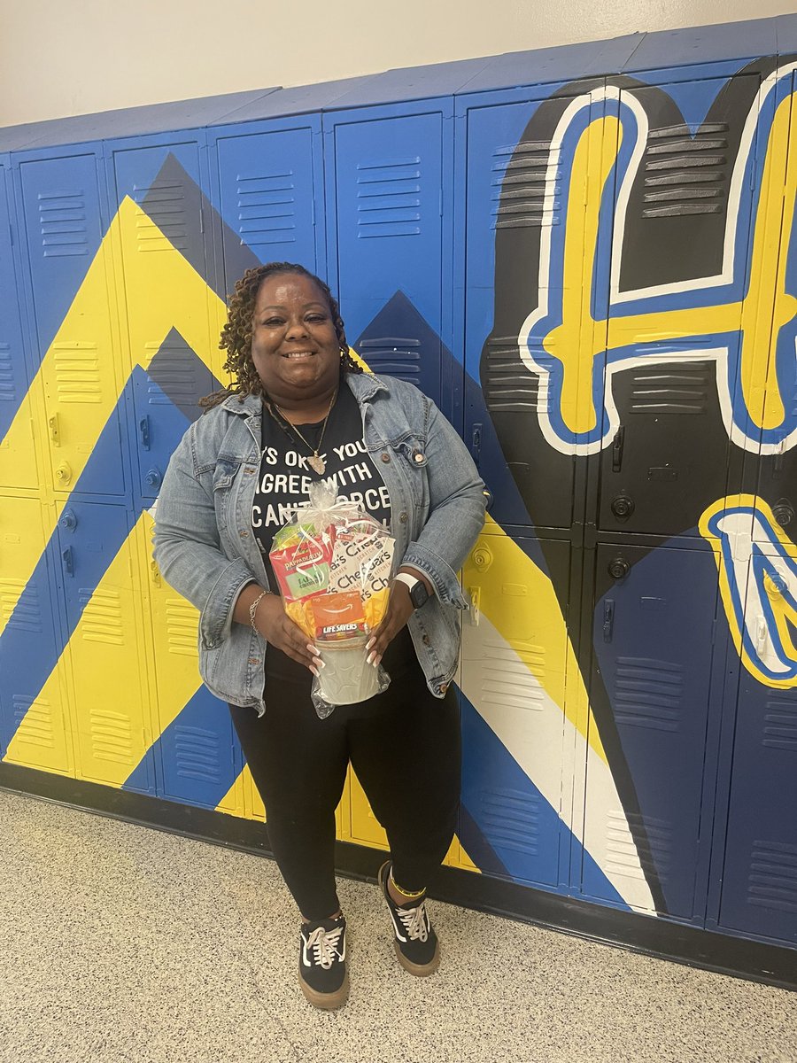 HollandHISD's tweet photo. Thank you @Wrapsteenie_HMS for all you do for our students and families. We hope you enjoyed the week of celebrations! @Garibaldi3HISD @HISDMiddleSchls https://t.co/rmrr9rAxMP