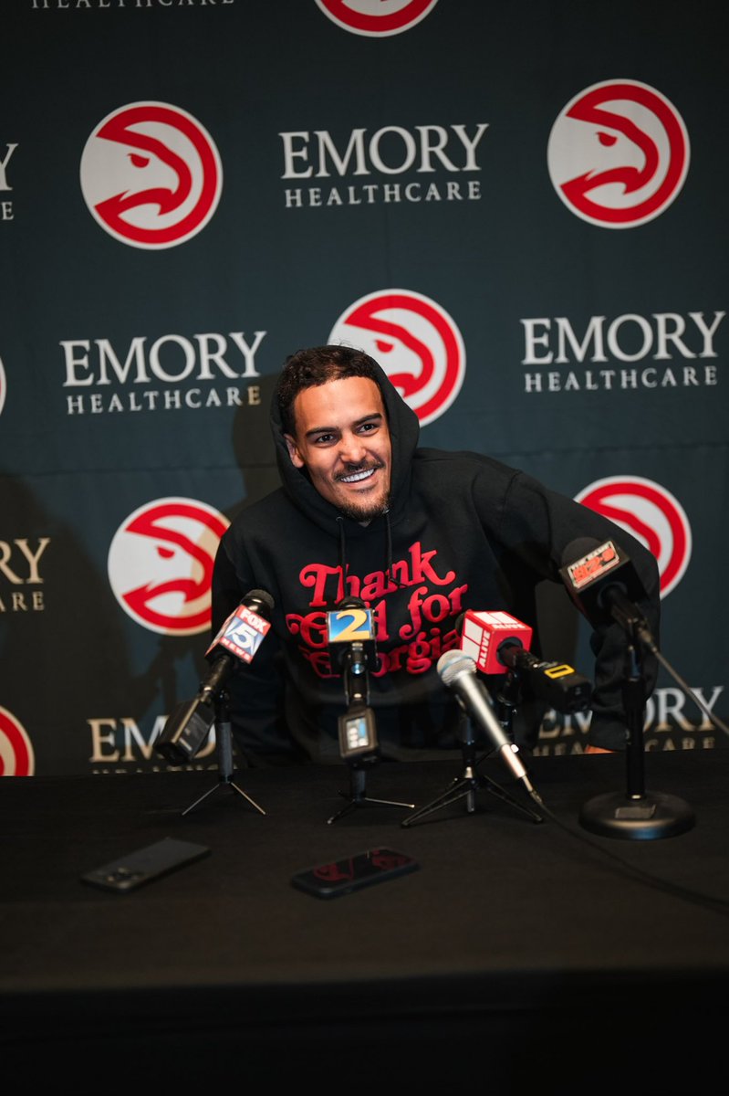 TheTraeYoung's tweet image. Year 5.. 
Thank you for all the ups &amp;amp; downs, all the lessons I learned &amp;amp; WE learned as a team.
Trust me, it’s really only up from here🚀

Season can’t come back fast enough.. but until then, the work continues 
SZN6 NXT! 🙏🏽❄️🖤💯