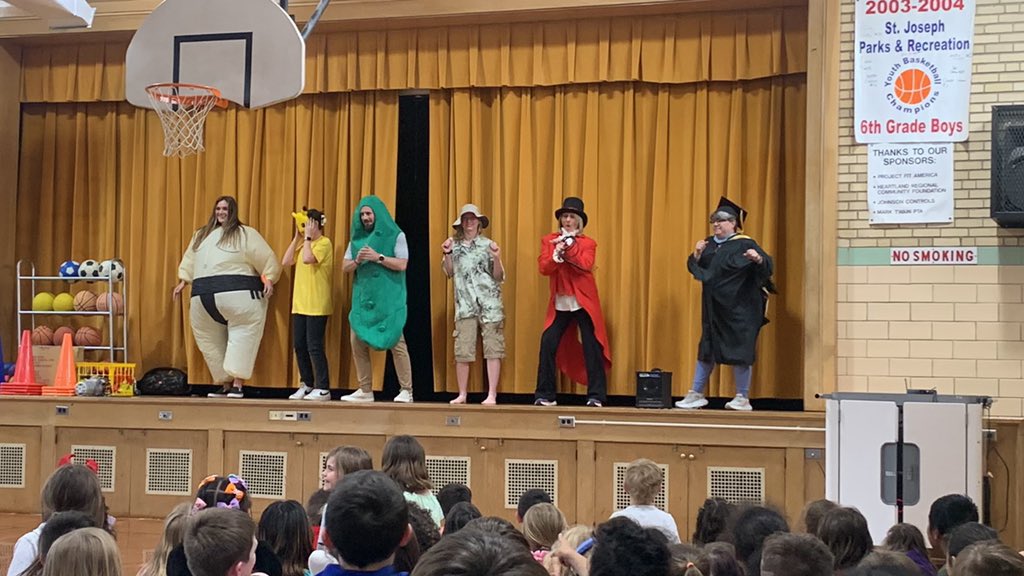 drrebeccajevans's tweet photo. In preparation for our upcoming MAP testing, our teachers let loose a little bit to pump students up! #assessmentcapable #sjsdcomeback #makeadifference https://t.co/jaGrZ0zGNs