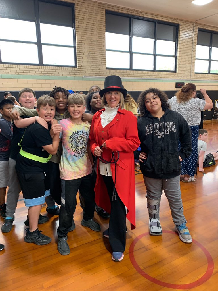 drrebeccajevans's tweet photo. In preparation for our upcoming MAP testing, our teachers let loose a little bit to pump students up! #assessmentcapable #sjsdcomeback #makeadifference https://t.co/jaGrZ0zGNs