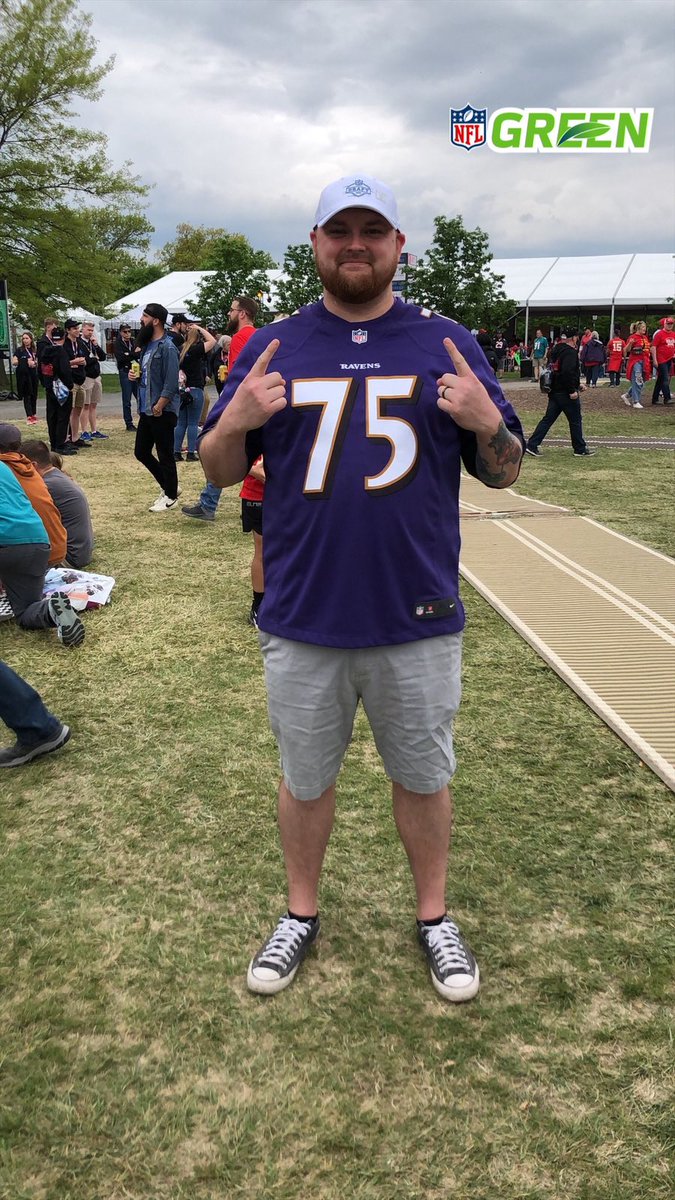 NFLGreen's tweet photo. John from St. Louis showed team spirit at the 2023 NFL Draft in Kansas City! John won an NFL Draft hat and Verizon planted 20 trees to honor John and their team @VerizonGreen @NFL345 #NFLDraft #NFLDraft2023 #NFLGreen https://t.co/oeuxImKU0u