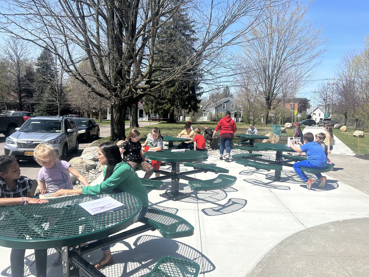PremoApremo2's tweet photo. It was a perfect day for our PEEPS from Mrs. Kelley’s and Mrs. Premo’s classes to read together outside!  Then, they picked up branches and twigs to make our lawn look beautiful! https://t.co/YNVafeyk5o