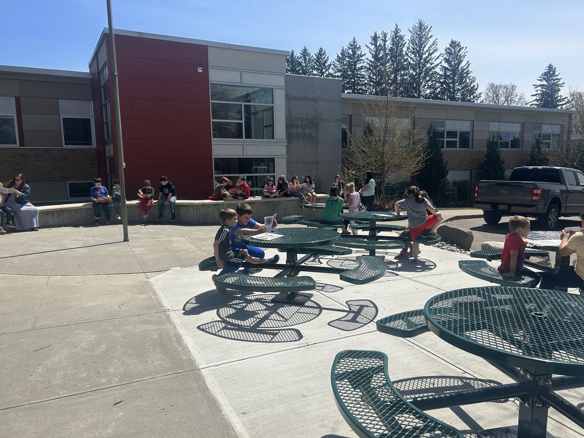 PremoApremo2's tweet photo. It was a perfect day for our PEEPS from Mrs. Kelley’s and Mrs. Premo’s classes to read together outside!  Then, they picked up branches and twigs to make our lawn look beautiful! https://t.co/YNVafeyk5o