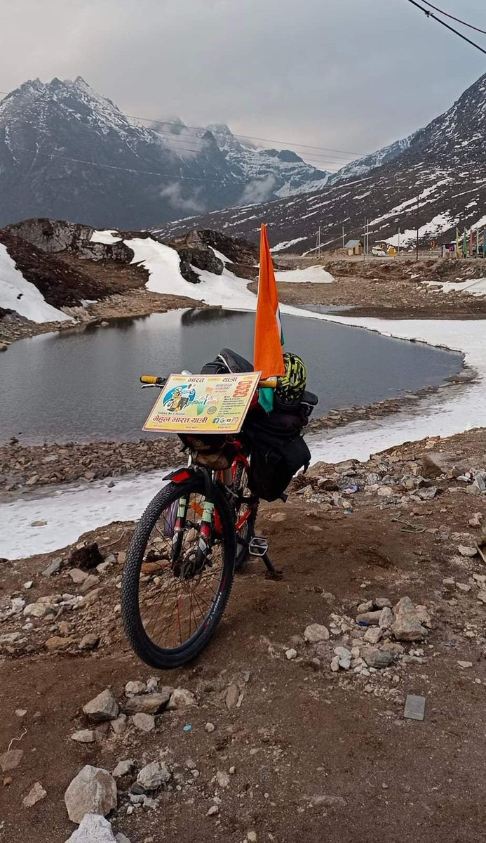 Crazee_Mink's tweet photo. Meet Mehul Lakhani, a former teacher, cycled over 40000kms across India to promote yoga &amp; cycling. Starting on IY Day in 2021, visited 13 states, teaching yoga and facing challenges along the way.  He needs our support. Currently he's near Tawang @Decathlon_India  @anandmahindra https://t.co/zo70wRICTu