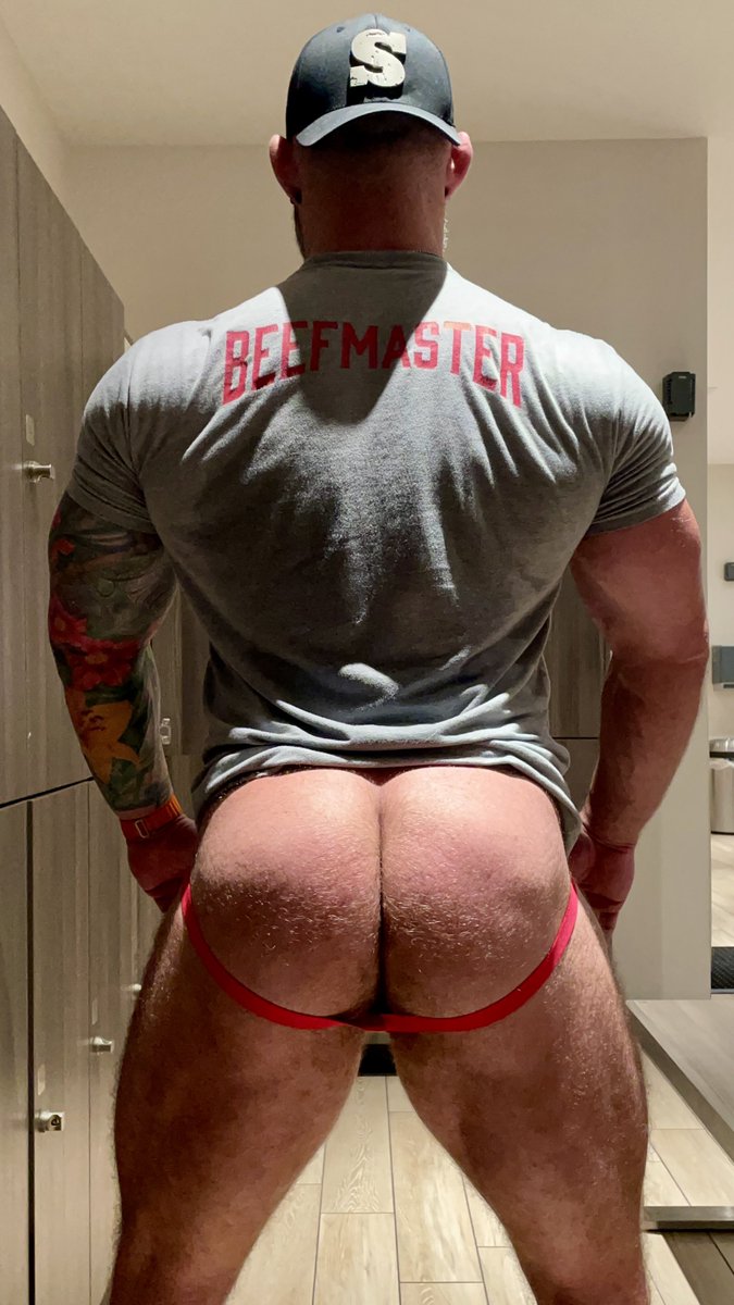 daddygymrat's tweet photo. @_localdad 6’3” 285# 😈 https://t.co/oYPDcx3b9w