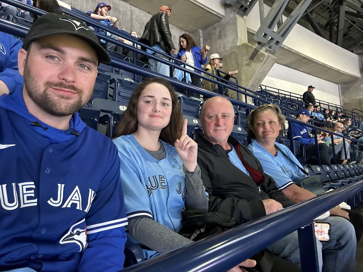 walshy969's tweet photo. @BlueJays Go Jays Go! #NextLevel https://t.co/jG9PnQCdz6