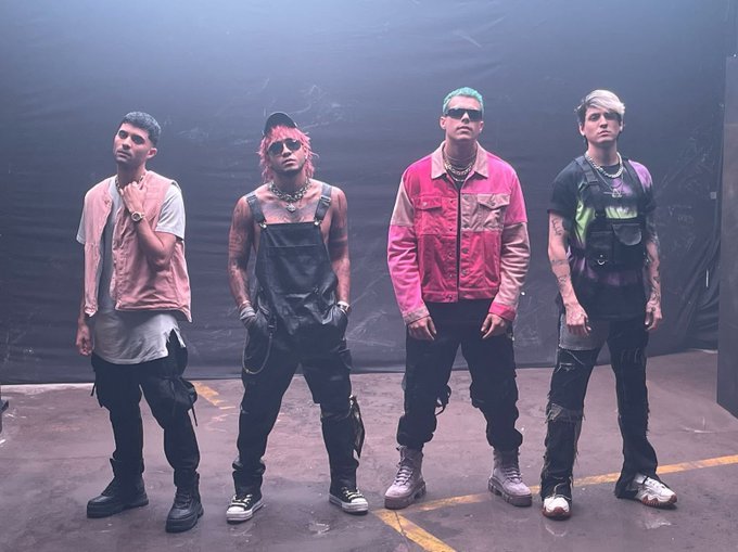 camilagomez2015's tweet photo. Comenten, agradeciendo a CNCO por todo🥺

#CNCO #GrupoMusical #SECAwards
@CNCOmusic https://t.co/Jr2dP1IAnL