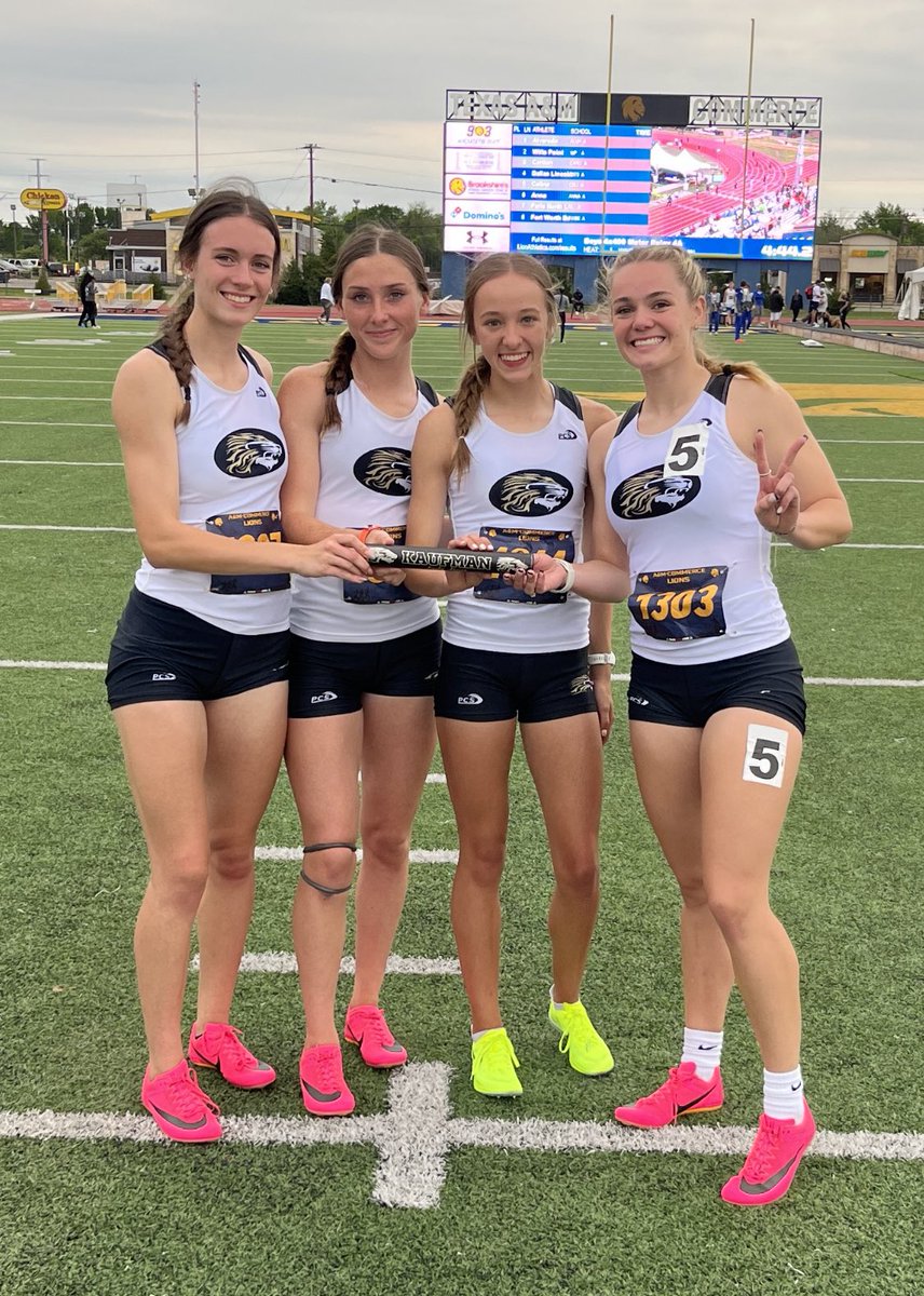 Congratulations to our 4x4 girls on qualifying for the Regional finals in a new school record time of 4:01.00🏃🏽‍♀️⚡️🔥💨

Allie Page
Sophia Lee
Katie Tucker
Kate Elzner