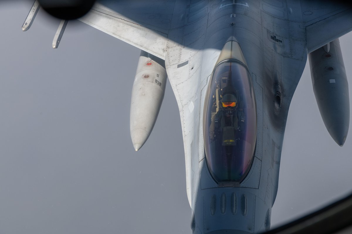 PACAF on Twitter "A usairforce KC135 refueled an F16, USMC F35B