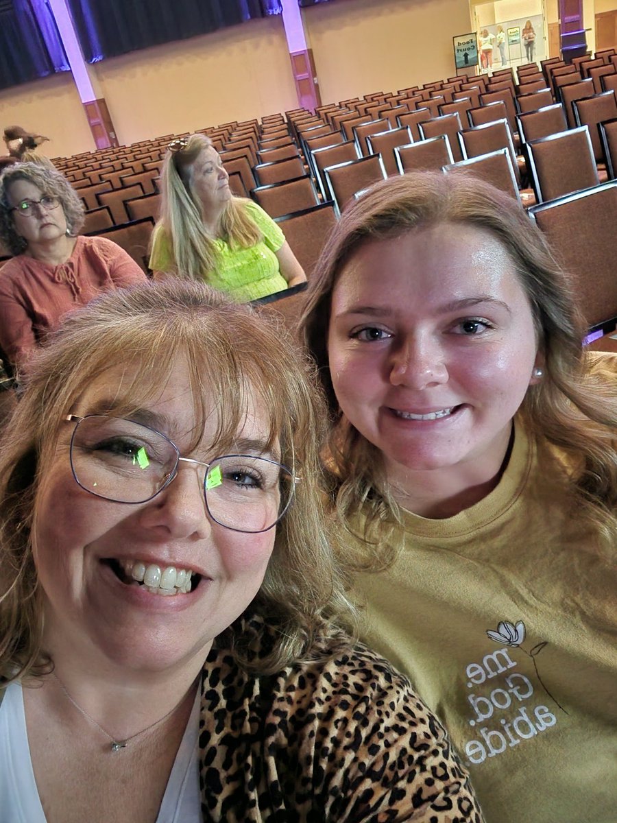 rebapicc's tweet photo. Girls' weekend! #bestweekendever #womenofjoy https://t.co/AgBO62obx2