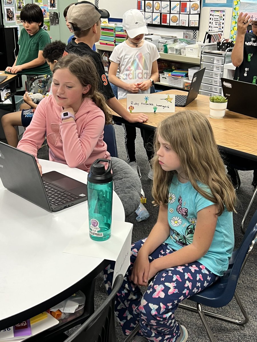 MrsWhittySCE3's tweet photo. Thank you 2nd graders for coming to see our animal slides! @HoertzSCE @sceDCSD https://t.co/xBk5ASdZaE