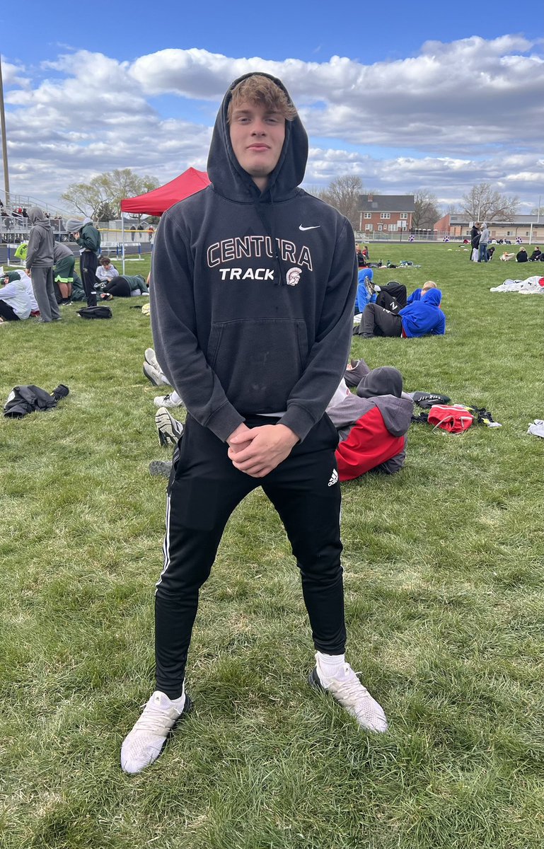 Congratulations to the 400 M Lou-Platte Champion…51.81! #centurapride