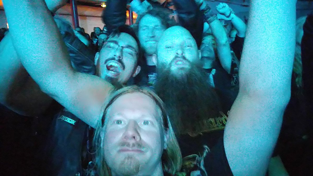 Domaniac42's tweet photo. #BrothersInMetal Lieb diese Typen einfach. #HailandKill #RosstheBoss #hellpatröl https://t.co/Mxew7X8aW3