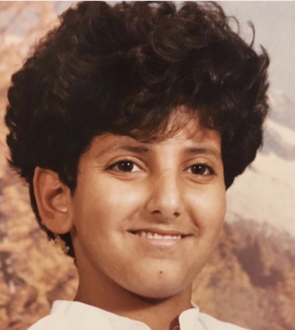اللى يعرف صاحب الصوره راح يدخل السحب على جيب لكزس ؟
