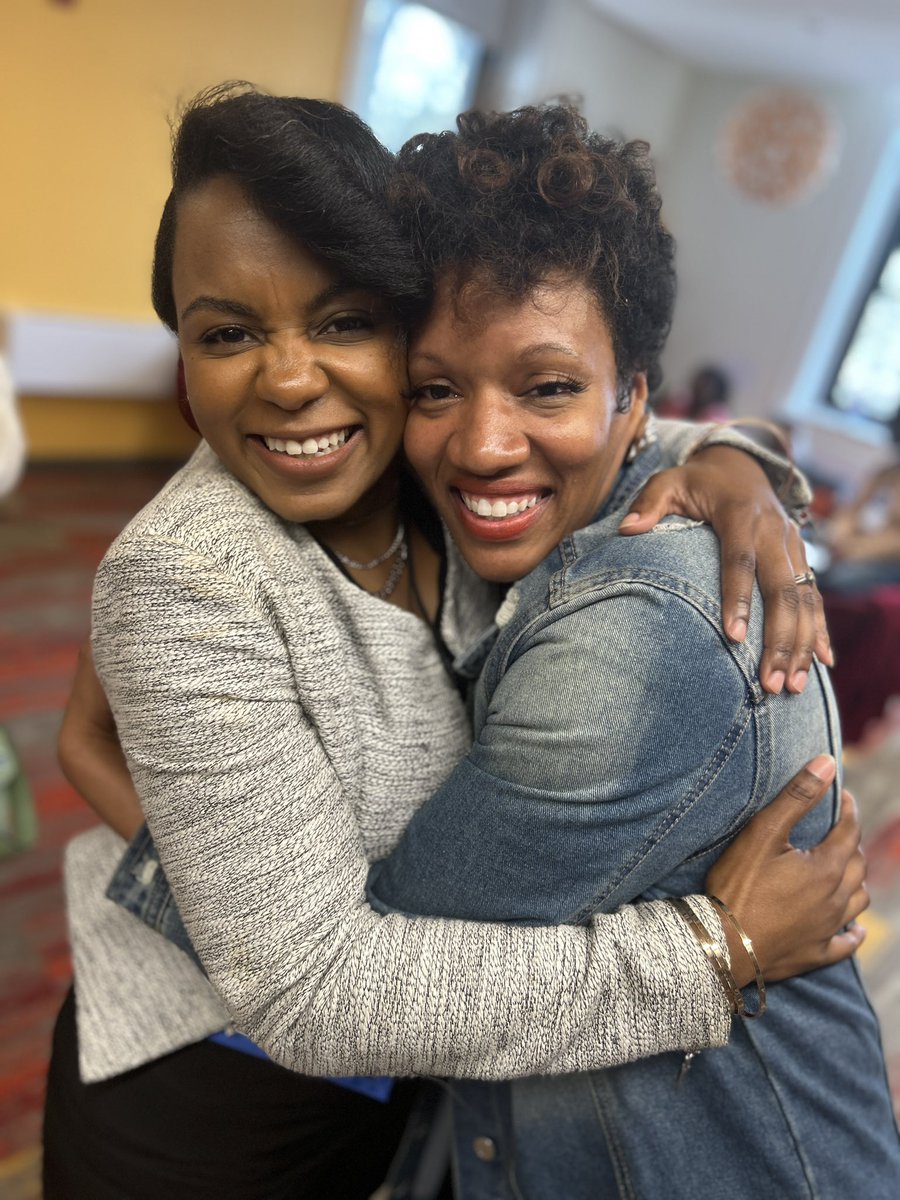 Our President Kenyora Parham ‘10 <a href="/HerstoryK/">Kenyora Lenair Johnson, MSW</a> and our VP and Chair of Black Alumnae/i Symposium 2023 Richelle Smith ‘21MSW! #BAS2023 <a href="/SimmonsUniv/">Simmons University</a> <a href="/SimmonsAlumni/">Simmons Alumnae/i</a> <a href="/SimmonsSWonline/">Simmons Social Work</a>
