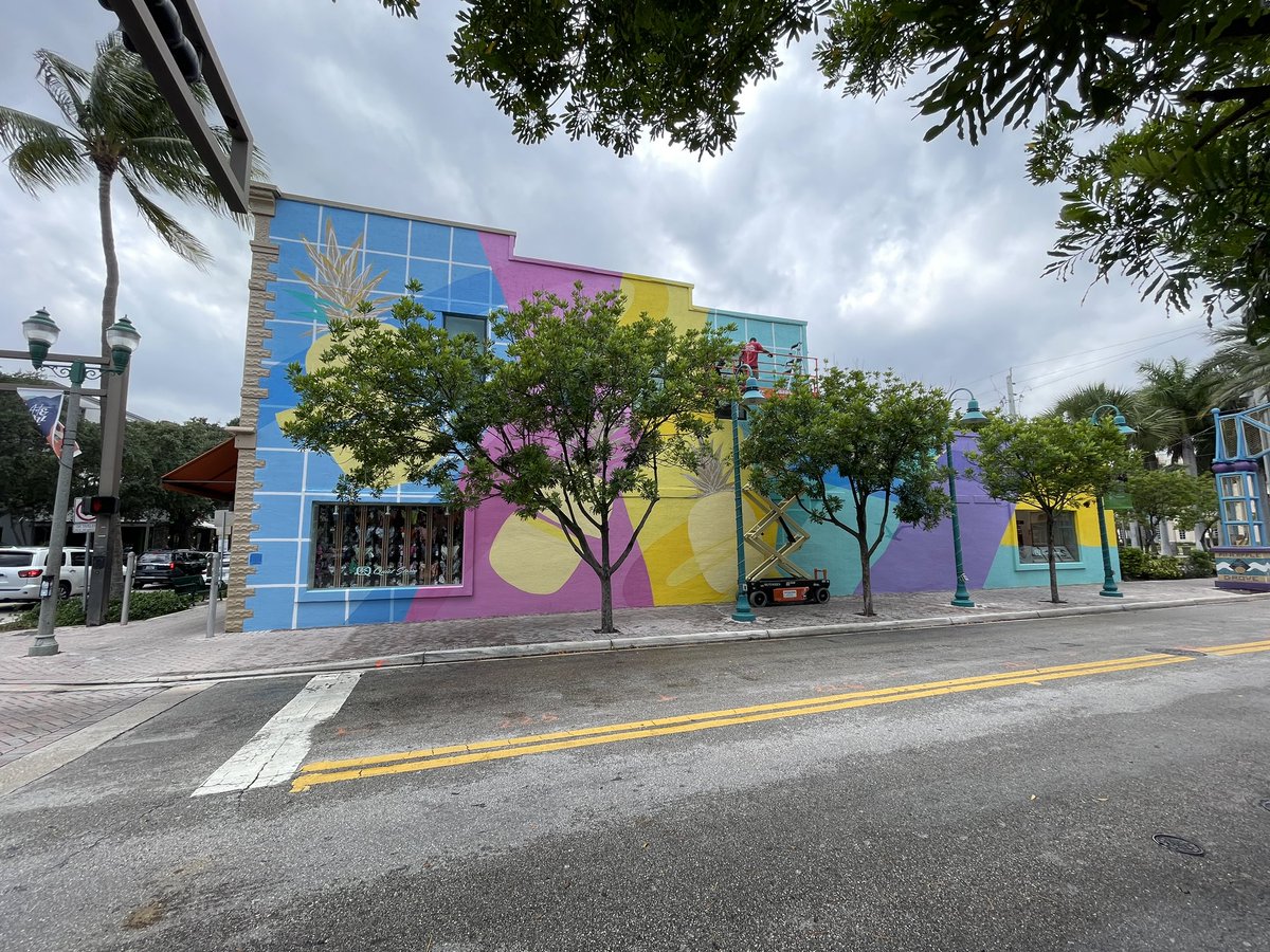GlaysonLeroy's tweet photo. A little update from this weeks murals in #DelrayBeach. Shoutout #MiamiQuake and #Grabster for their amazing talents!!! https://t.co/EEcUMIEGbS