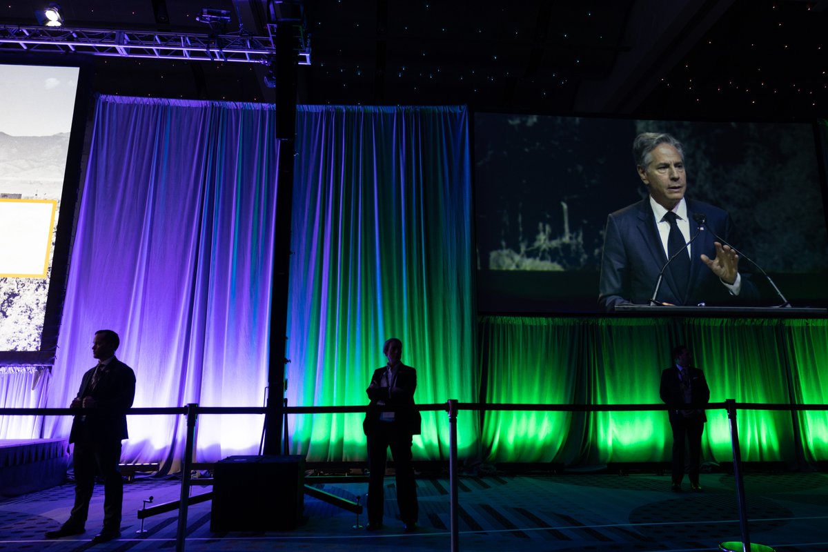 SecBlinken's tweet photo. At the #CitiesSummit of the Americas I underscored: the U.S. is deeply committed to collaborating across borders with local and national governments, civil society, and the private sector to support local solutions to global challenges. My closing keynote: https://t.co/7pWpvauRVi https://t.co/1k6FYczKxj