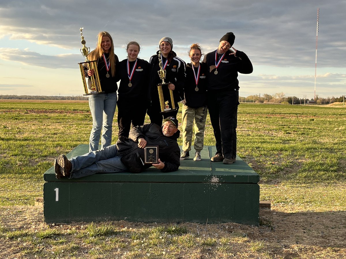 kjlee122's tweet photo. State champ ladies team, state runner up individual in day 1! 70/75 and a 25 straight to cap it all off #trapshooting #state #champion https://t.co/gQ7NZHurGl