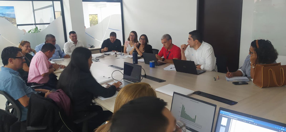 EsantSantander's tweet photo. #EsConHechos | Nos complace compartir que esta semana recibimos la visita del @Minvivienda, quienes realizaron un seguimiento detallado del estado de los proyectos del Plan Agua Vida - CUR. (Sigue hilo) https://t.co/0ymUCoitly