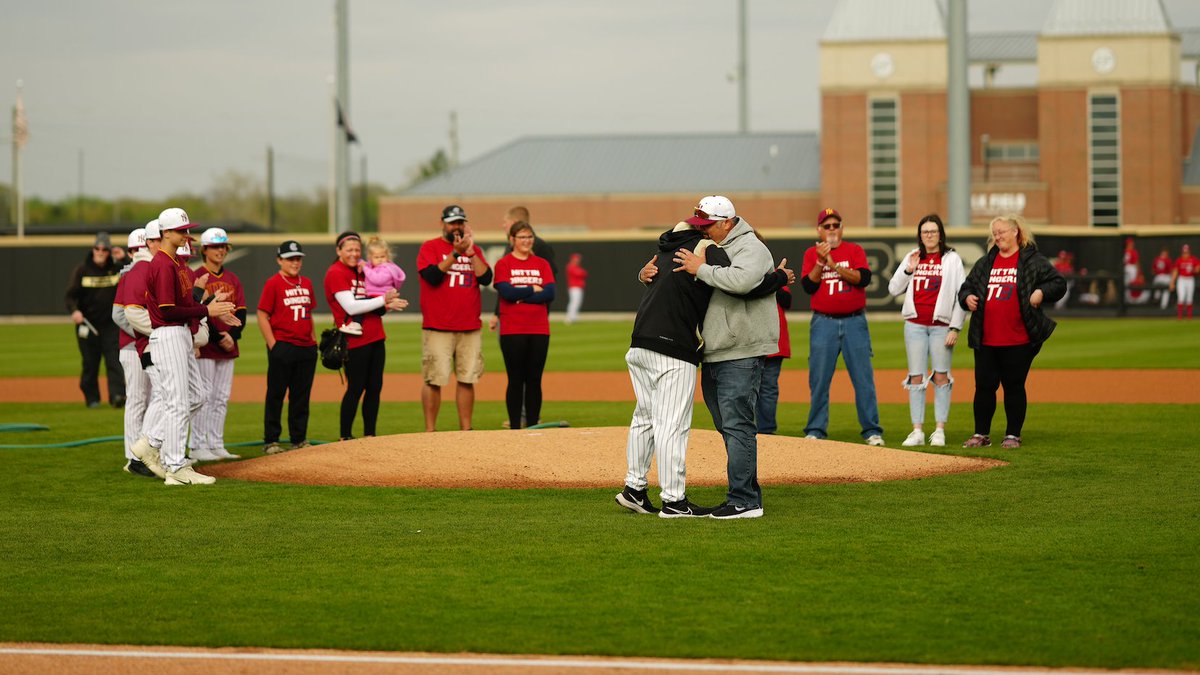 PurdueBaseball's tweet photo. It was our honor to host the Family & @IndianaNitro Teammates of the late Terry Badger III for Friday's ceremonial 1st pitch & game.
Terry was an amazing young ballplayer from Covington. His Family & Friends are in our thoughts.
@IndyStarSports Feature: https://t.co/DlRLRhqsn6 https://t.co/WNAOJsClKR